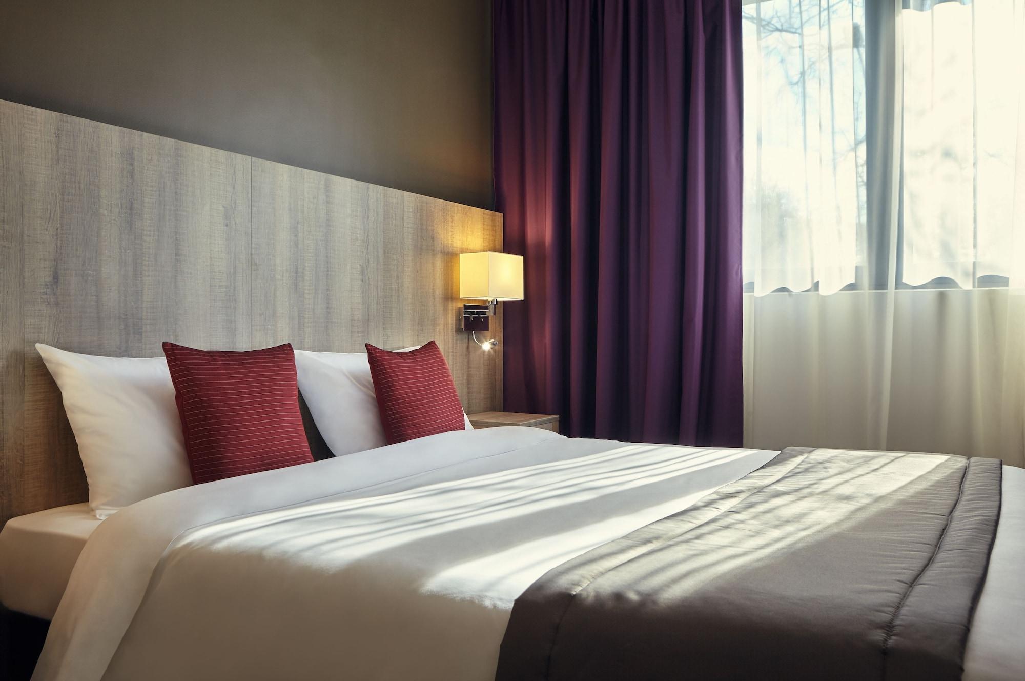 Mercure Versailles Paris Ouest Exterior foto